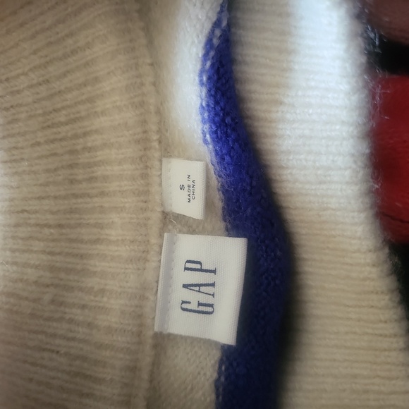 New GAP candy stripe super soft sweater - Picture 6 of 7